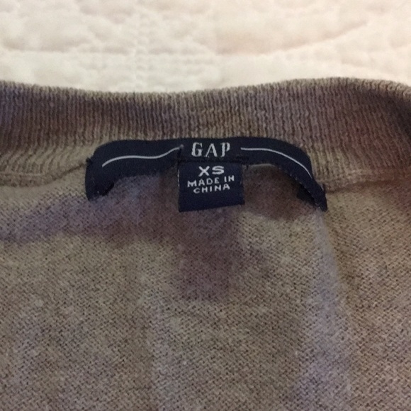 Light brown v neck sweater - Picture 2 of 3
